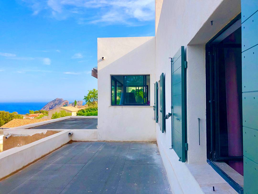 Volets CBTX en bois exotique posés à La Ciotat