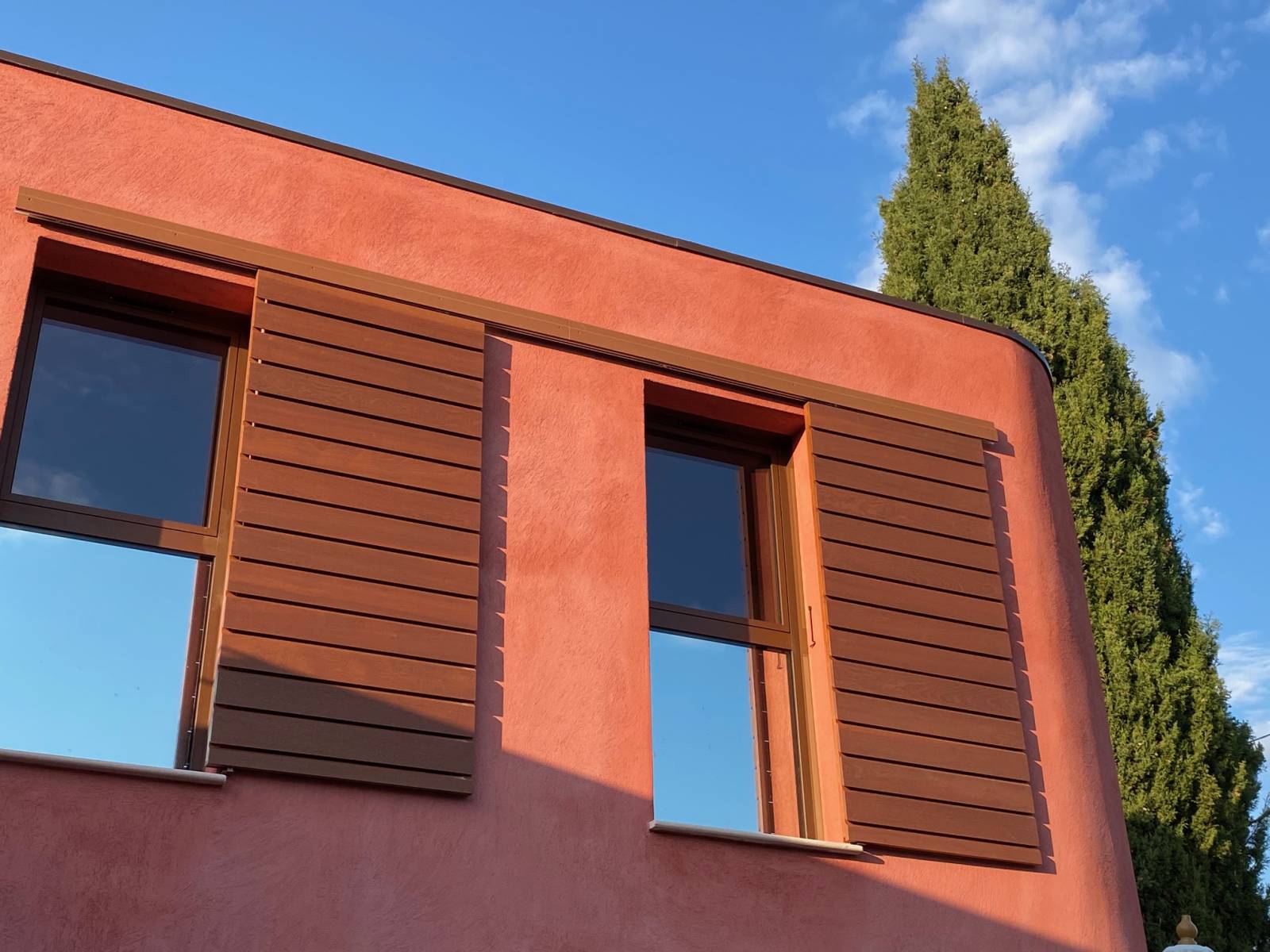 Fabrication de volets en bois exotique Marseille