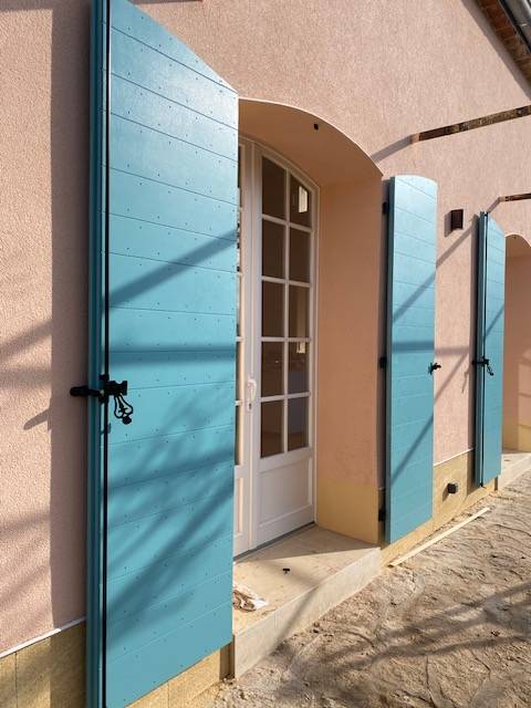 Volet provençal CTBX avec vue mer à Cassis dans le Sud de la France