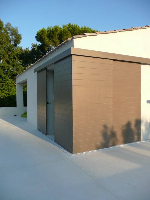 Achat de volets bois coulissant artisanal sur mesure à Napollon proche d'Aubagne