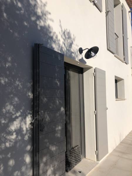 Profitez du beau temps qui approche pour programmer votre rénovation/fabrication de volets