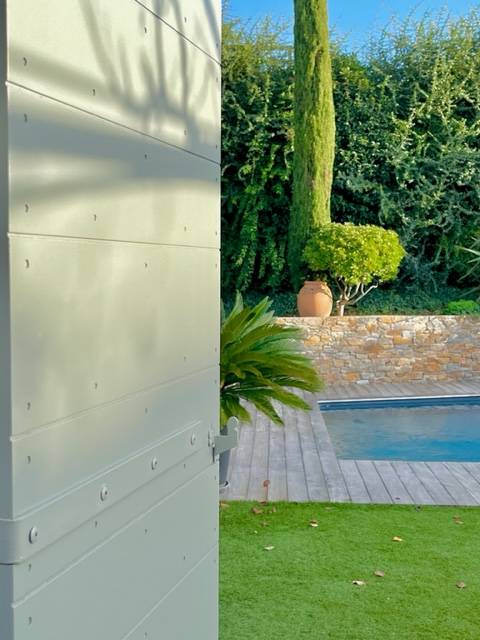 Quelle peinture choisir pour peindre ses volets bois pour sa maison du 13, 83 et 84 ?