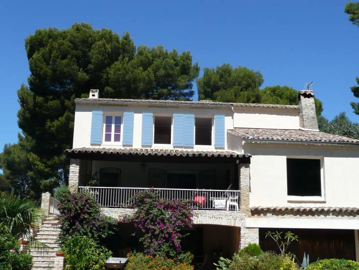 Notre fabrication de volets provençaux à Auriol à côté de la Destrousse