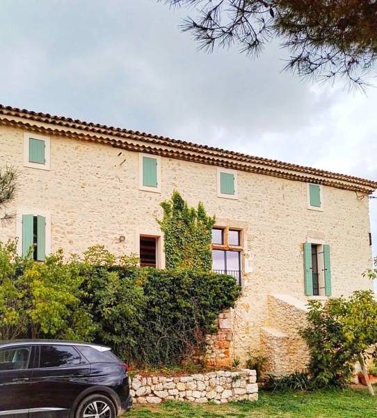 Réalisation de volets pour une grange rénovée, pose à neuf à Cabriès (13)