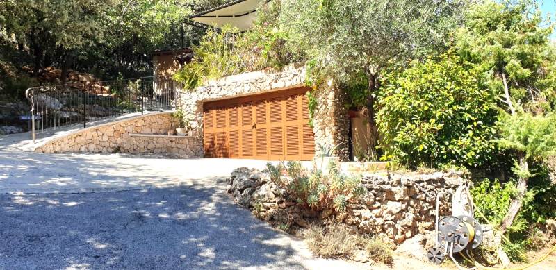 Fabrication de volets persiennes sur mesure à Aubagne