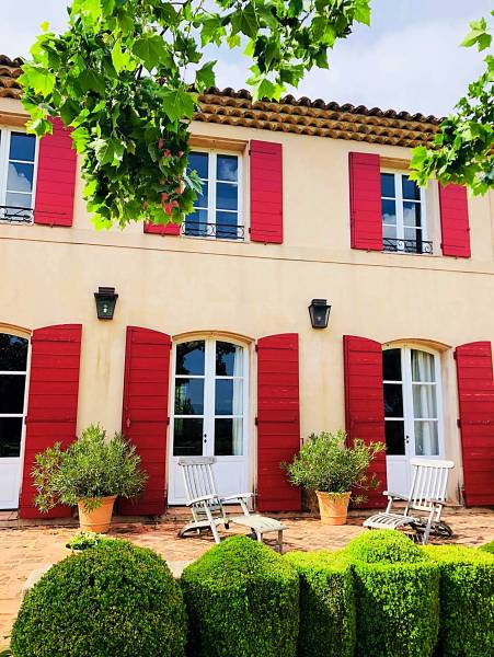 Suivez nos réalisations sur notre Instagram Boiseries Provençales