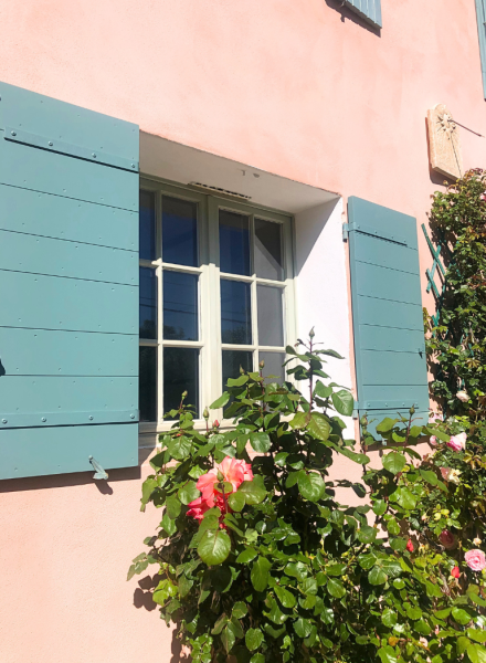 Nos fabrications de volets bois sont garanties par notre service après vente