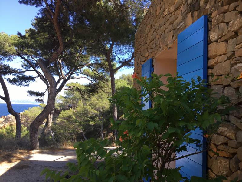 Fabrication et pose de volets CTBX dans le Sud de la France à St Cyr sur Mer