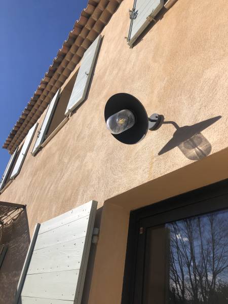 Rénovation en neuf de volets en bois exotique à Aubagne dans le 13