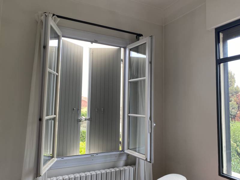 Profitez du beau temps qui approche pour programmer votre rénovation/fabrication de volets