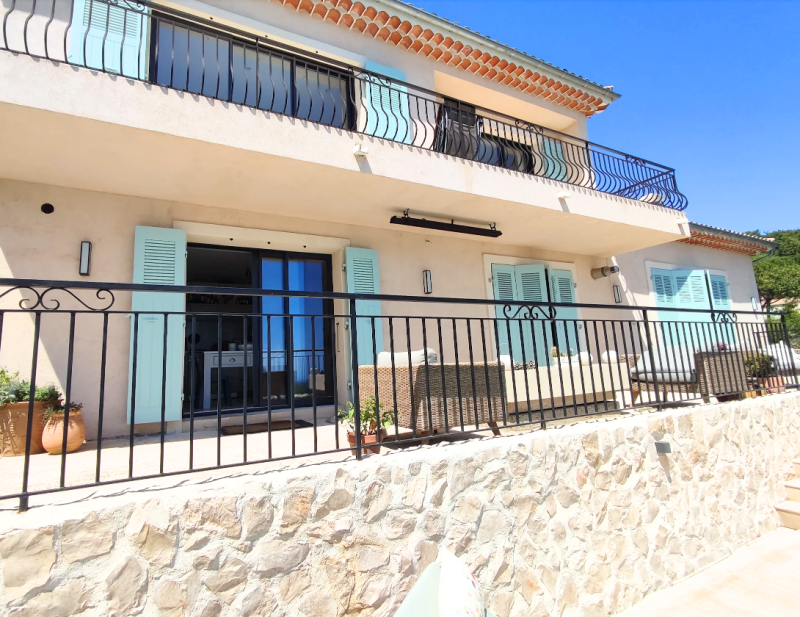 Remplacement de volets persiennes traditionnels par des volets persiennes en CTBX près d’Antibes (06)