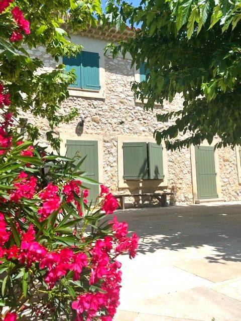 Pourquoi les volets en bois gonflent-ils ?