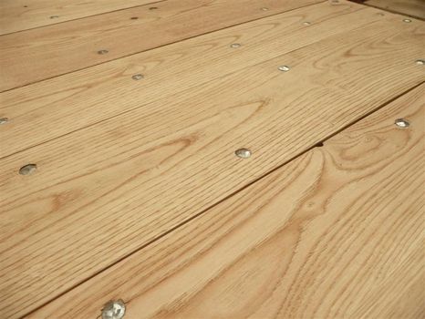 Le brossage en Menuiserie pour rénover vos volets