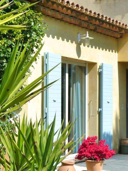 Nous fabriquons des volets provençaux de qualité à Auriol