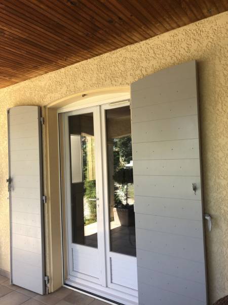 Les qualités du bois CTBX spécial volets