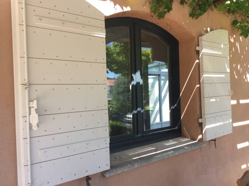 Voir en vidéo nos volets provençaux réalisés sur Auriol ( Aubagne )