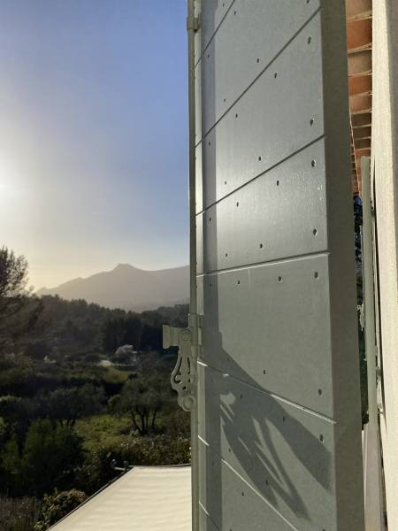 Réalisation de volets provençaux CTBX à Roquevaire dans le 13