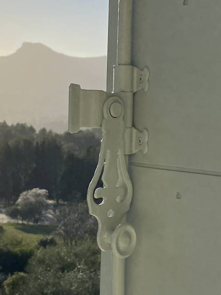 Choisir la fabrication et la pose de ses volets bois par l'Atelier de Menuiserie Boiseries Provençales