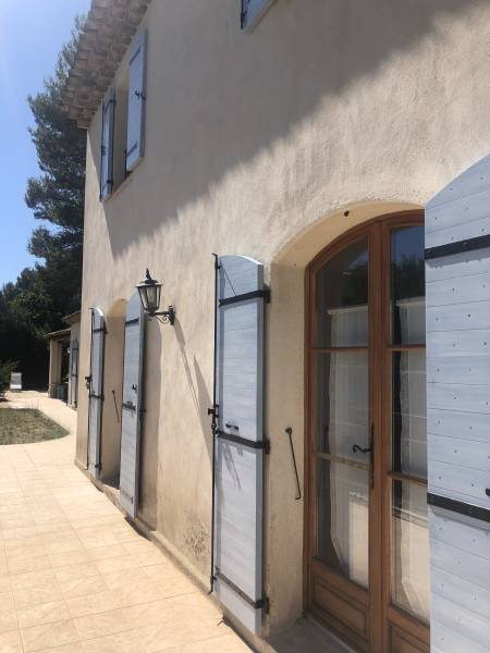 Réalisation de volets provencaux à Saint Savournin