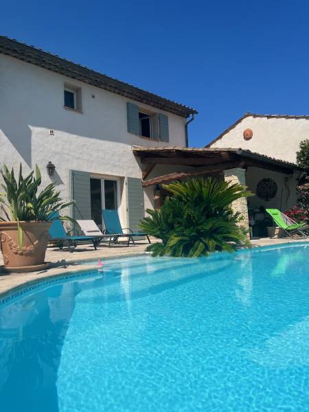 Réalisation de volets provençaux dans le  Sud de la France