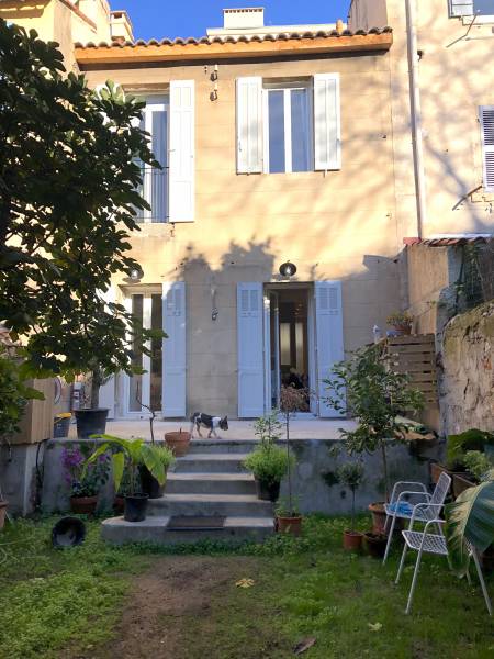 Volet persienne sur mesure à Marseille proche des 5 Avenues