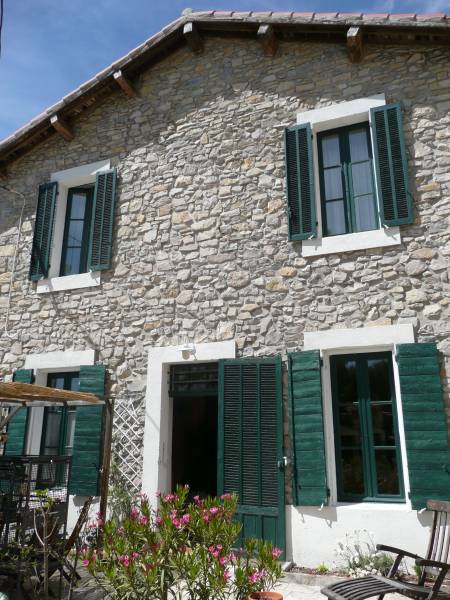 Atelier de fabrication volets persiennes bois à Auriol