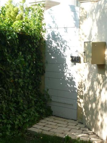 Pose de volets provençaux à Roquevaire