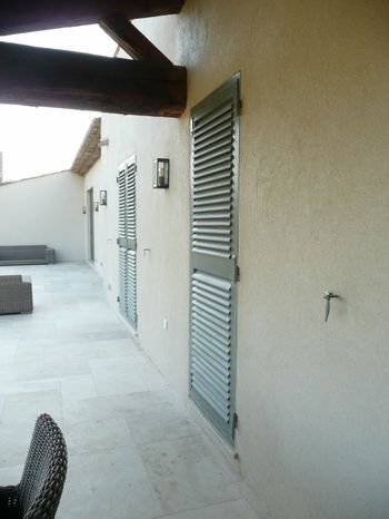 Fabrication de volets persiennes en bois sur Gémenos