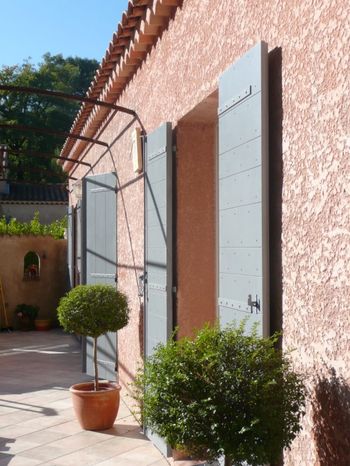 Ou acheter des volets provençaux à Bandol proche de Saint Cyr sur Mer