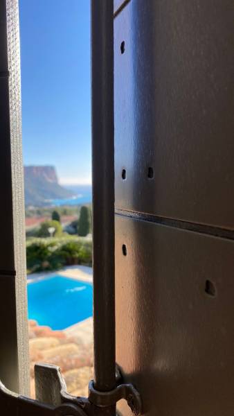 Quel fournisseur choisir pour ses volets bois sur-mesure dans le Sud de la France ?