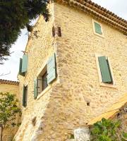 Notre zone d'activité pour ce service Entretien et rénovation de volets bois battants et persiennes